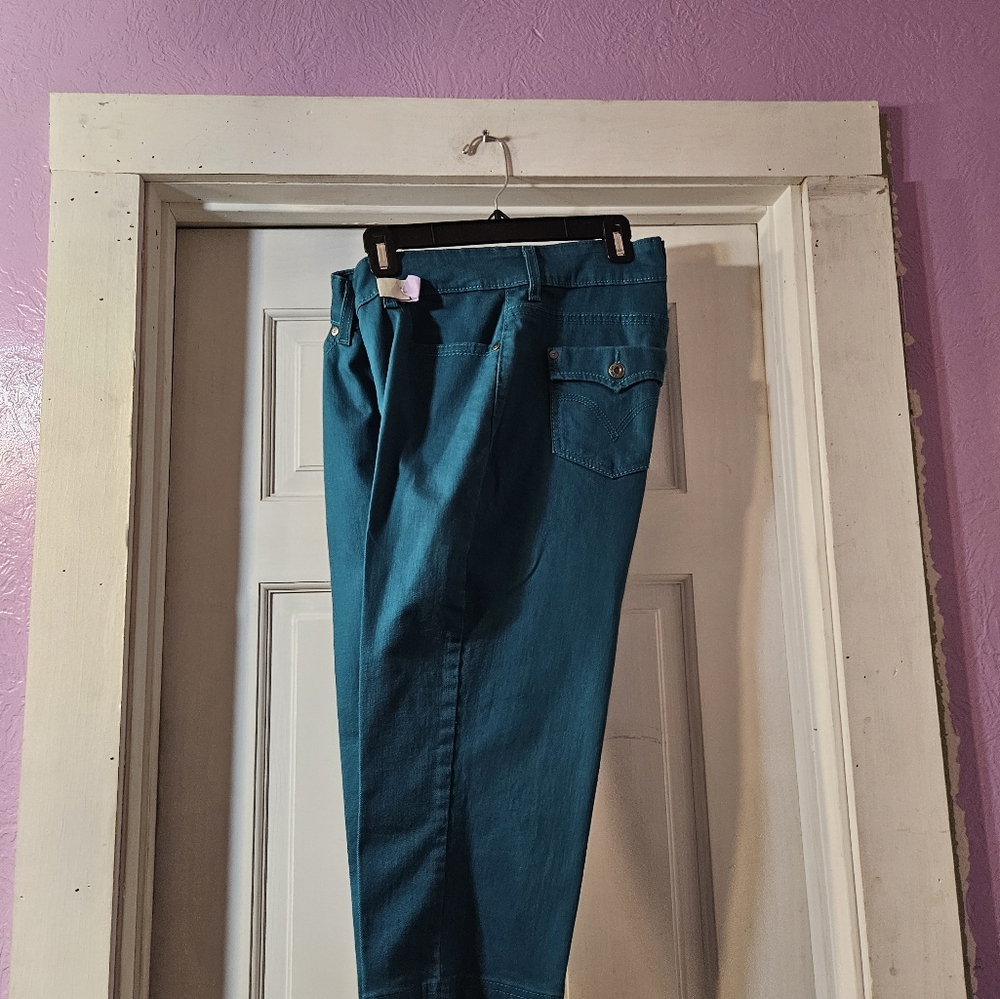 Women Levis Capri  Jeans size 14